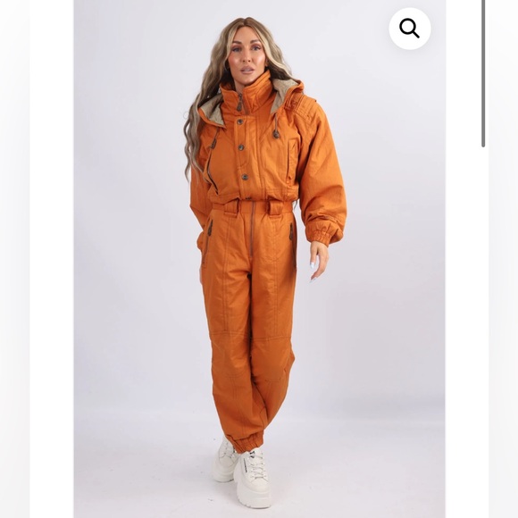 90’s Vintage Courmayeur Ski Suit (Medium, fits like a US 6) - Picture 5 of 9